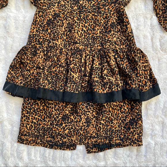 1980s Vintage St. Gillian Silk Leopard Print Dolman Sleeve Dress - Picture 12 of 14